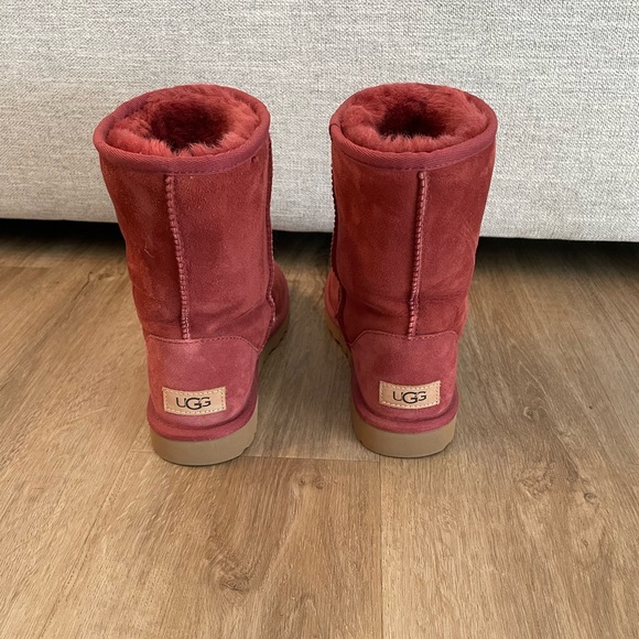 Classic short UGGS - size 7 - dark red - Picture 2 of 7
